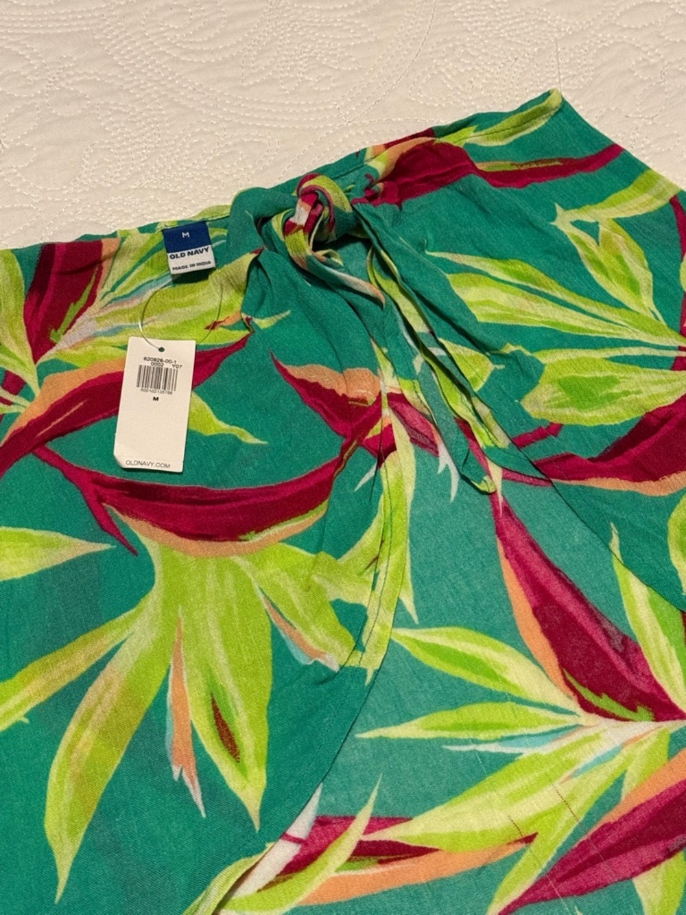 High-Waisted Gauze Wrap-Front
Sarong Swim Skirt Tropical Print M - Picture 5 of 7